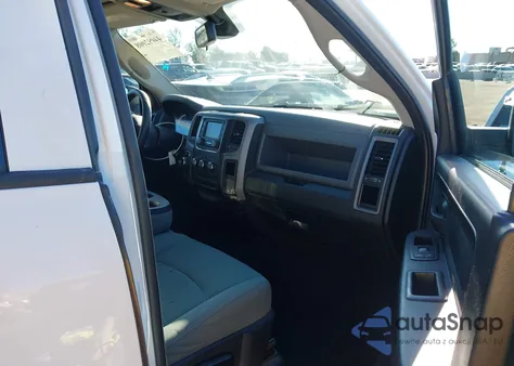 2015 Ram 1500 Express z USA, uszkodzony, nr VIN 1C6RR7FT1FS698307